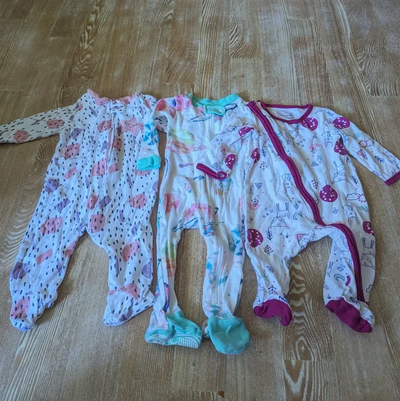17 Piece Baby Girl Clothing Bundle 3-6 Months